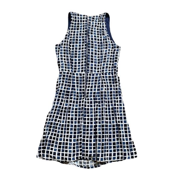 Emmelee dress, small   - Picture 2 of 10